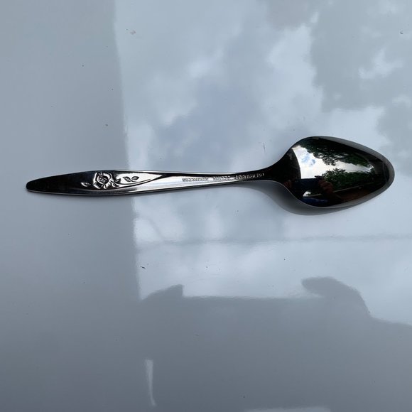 Oneida Lasting Rose Deluxe Stainless Modern Hollow Teaspoon - Picture 3 of 6